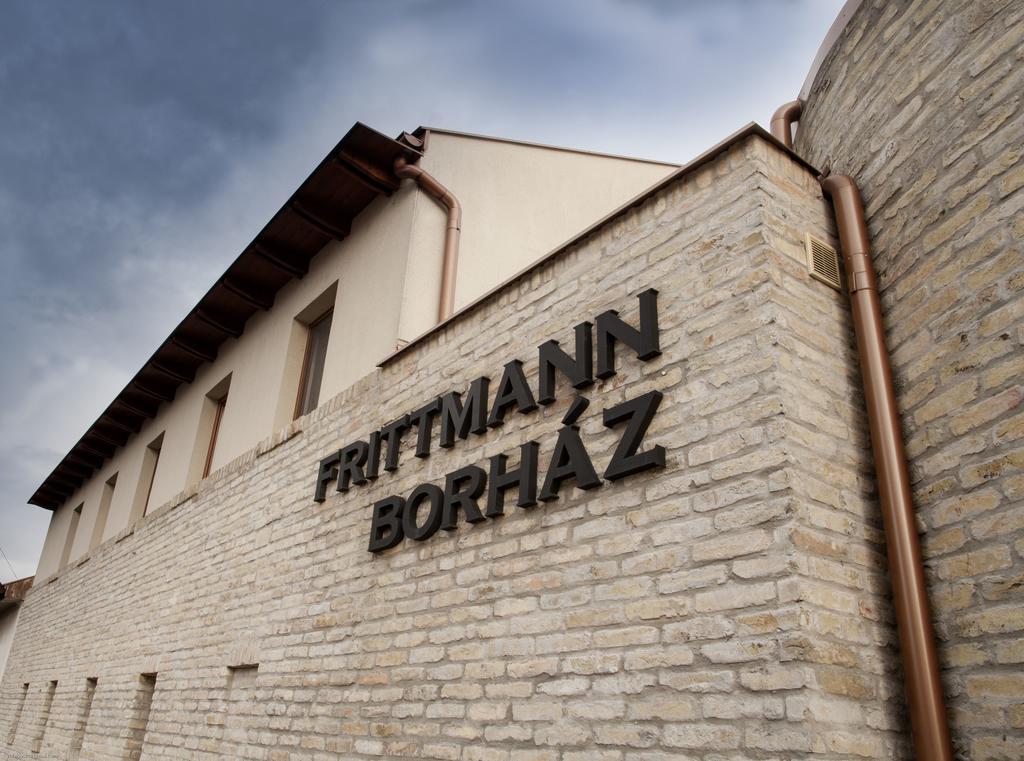 Bed and Breakfast Frittmann Borhaz à Soltvadkert Extérieur photo