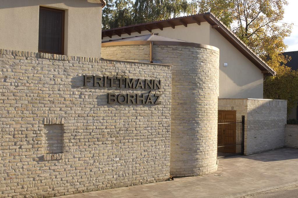 Bed and Breakfast Frittmann Borhaz à Soltvadkert Extérieur photo